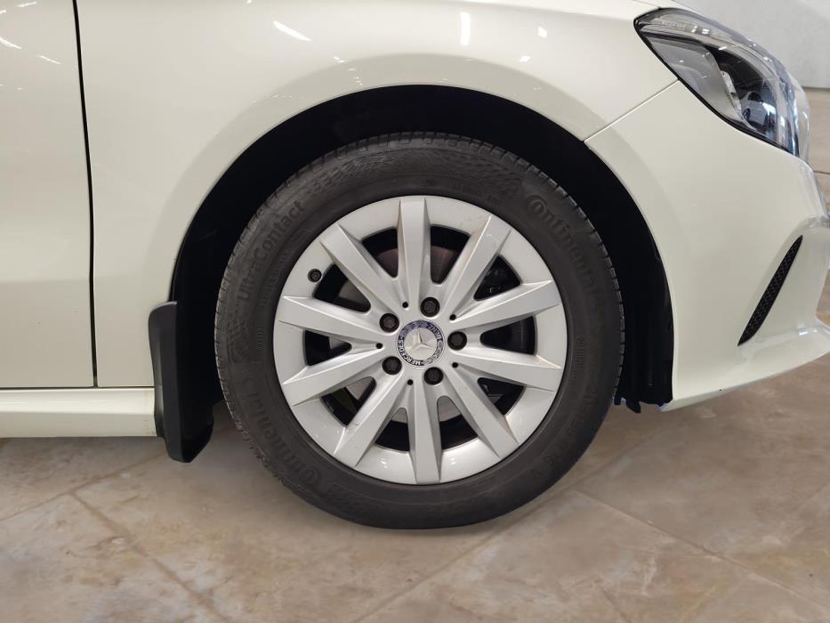 MERCEDES-BENZ A 2017