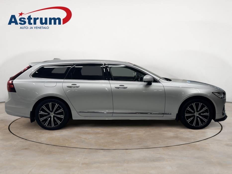 VOLVO V90 2021