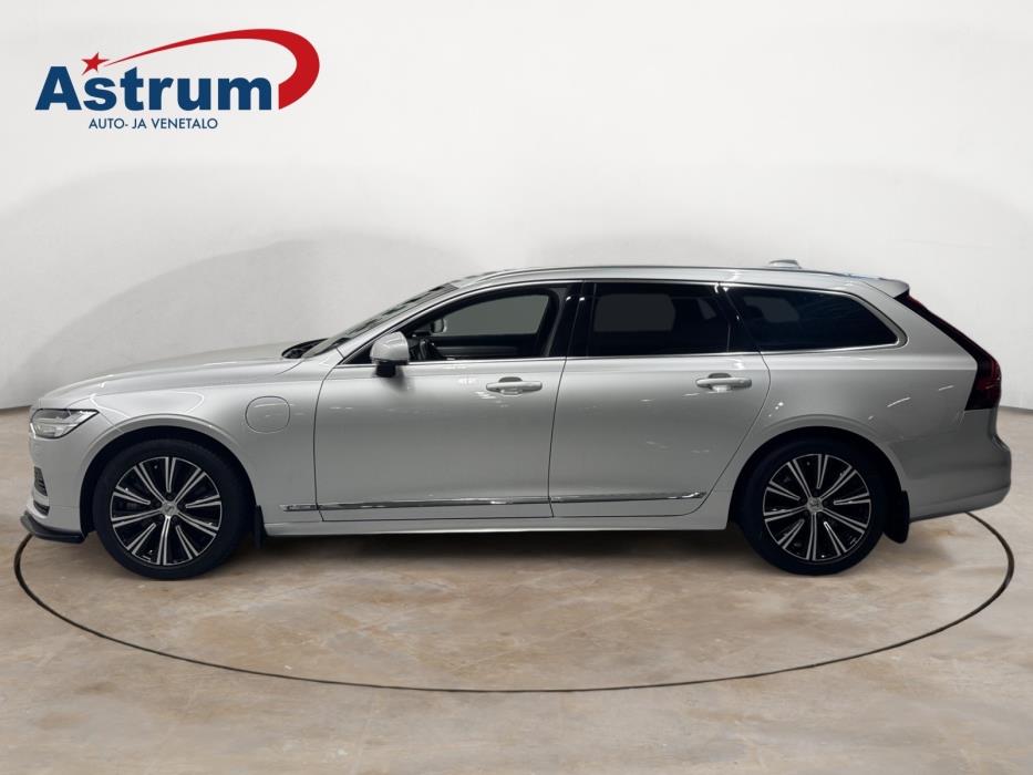 VOLVO V90 2021