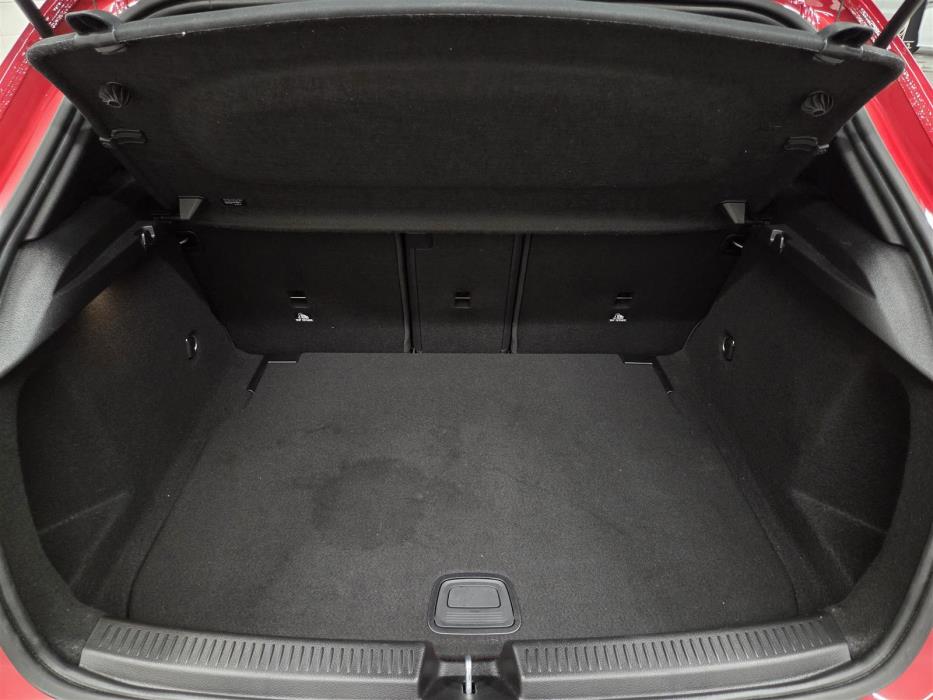MERCEDES-BENZ A 2023
