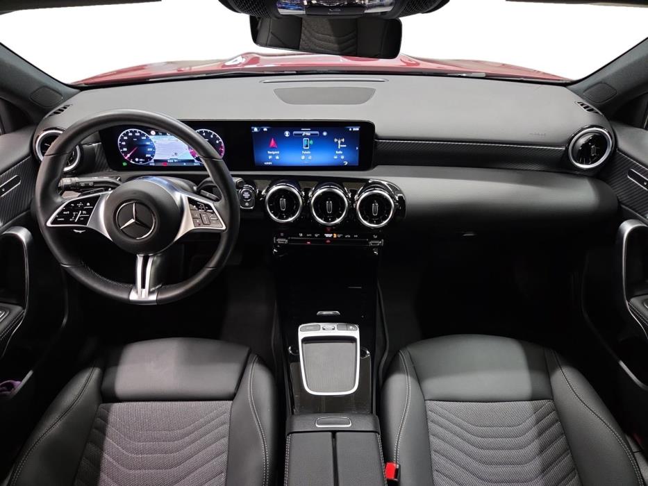 MERCEDES-BENZ A 2023