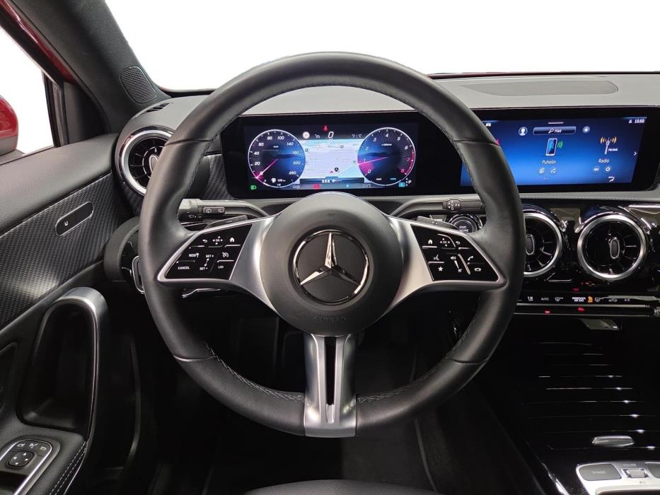 MERCEDES-BENZ A 2023