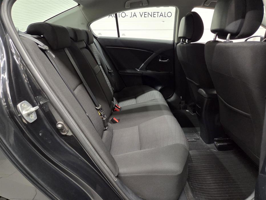 TOYOTA AVENSIS 2010