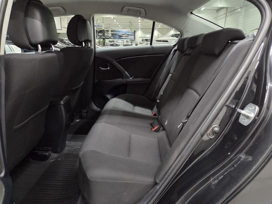 TOYOTA AVENSIS 2010