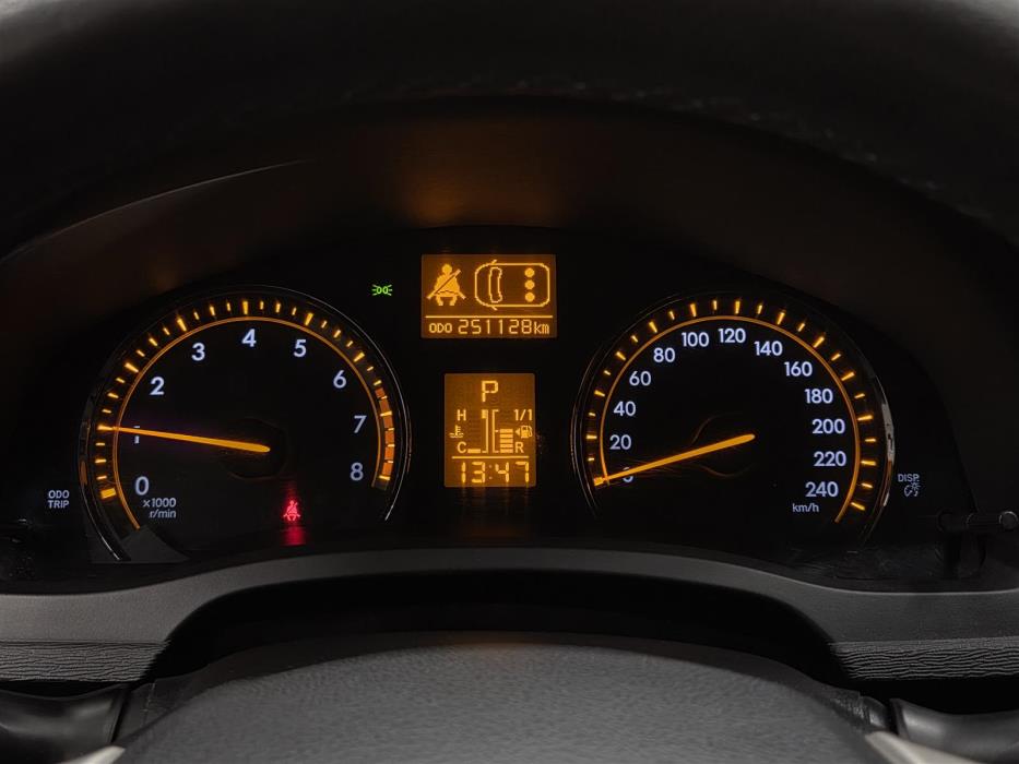 TOYOTA AVENSIS 2010