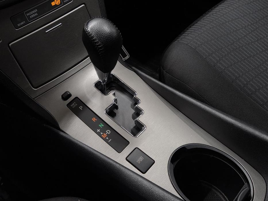 TOYOTA AVENSIS 2010