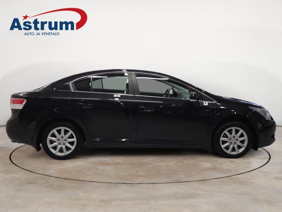 TOYOTA AVENSIS 2010