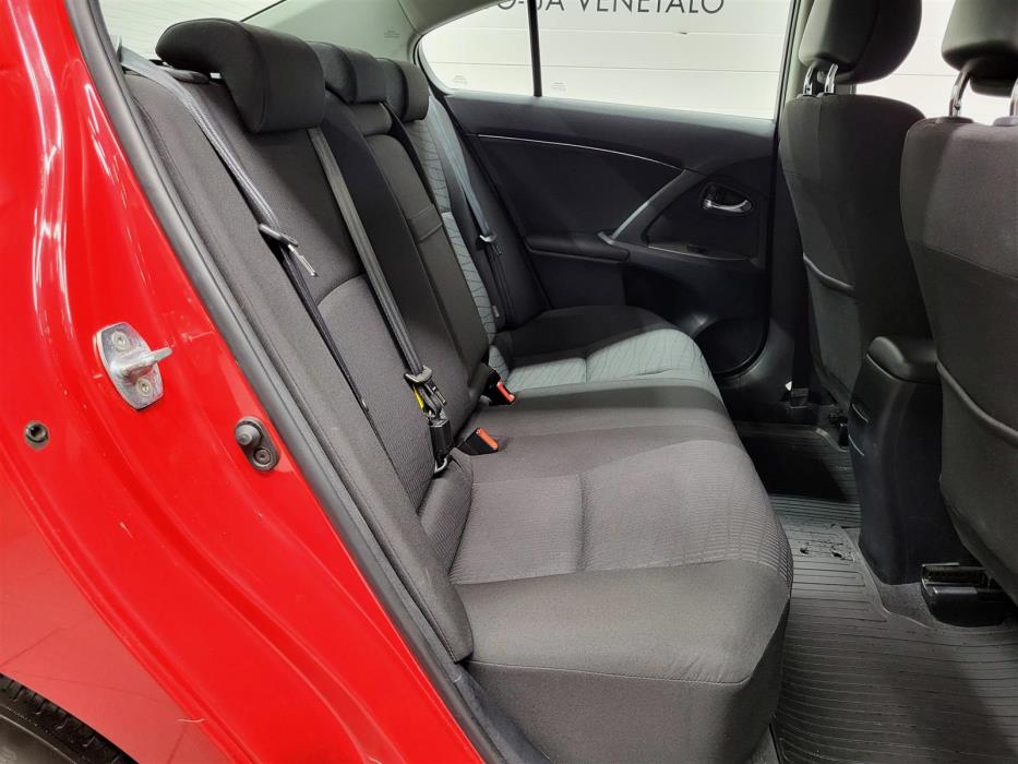 TOYOTA AVENSIS 2010