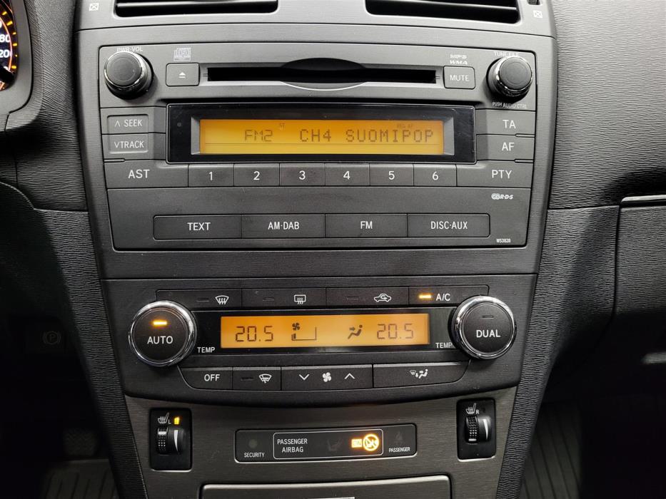 TOYOTA AVENSIS 2010