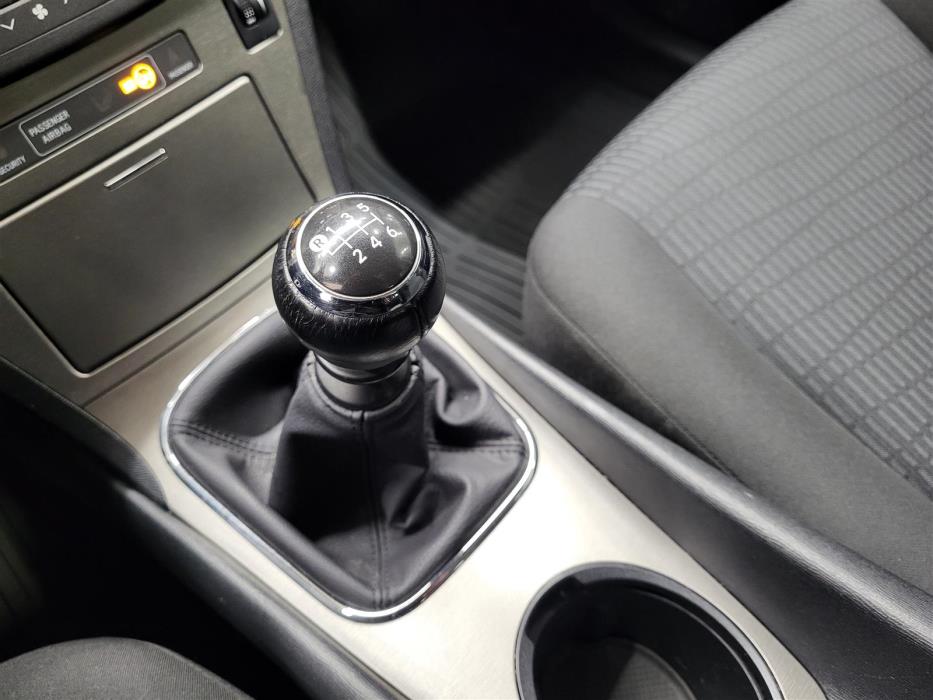 TOYOTA AVENSIS 2010