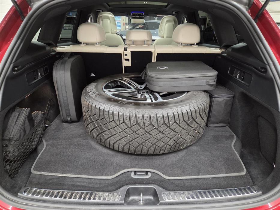 MERCEDES-BENZ GLC 2024