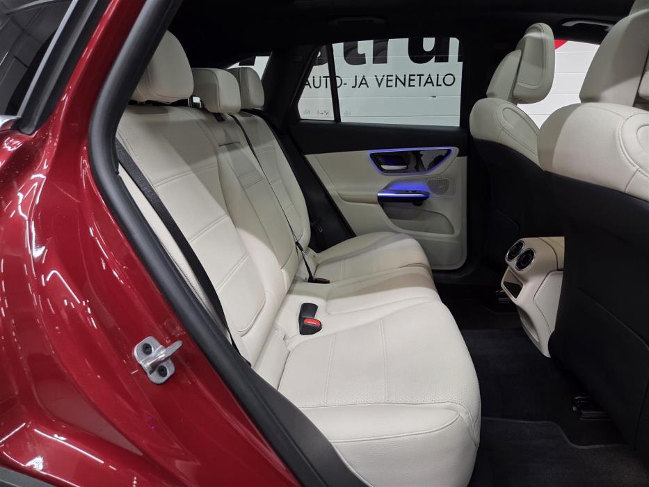 MERCEDES-BENZ GLC 2024