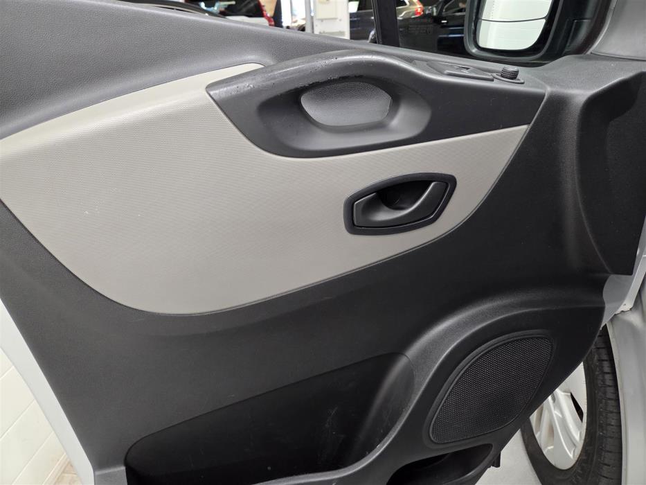 RENAULT TRAFIC 2017