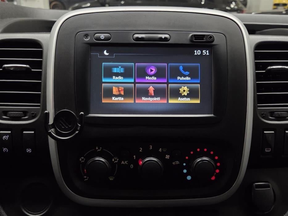 RENAULT TRAFIC 2017