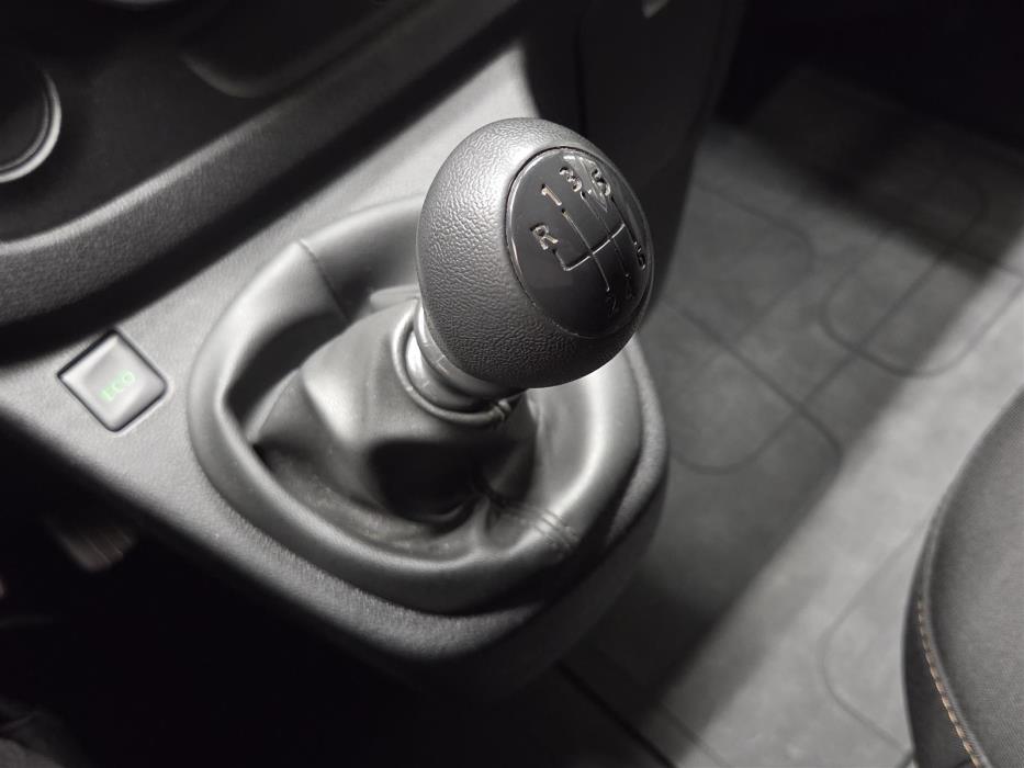 RENAULT TRAFIC 2017