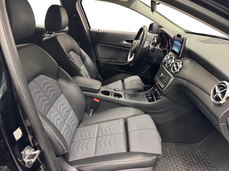 MERCEDES-BENZ GLA 2018