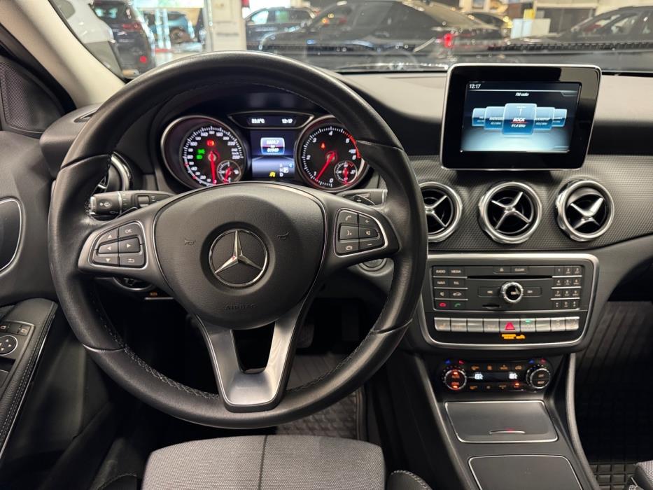 MERCEDES-BENZ GLA 2018