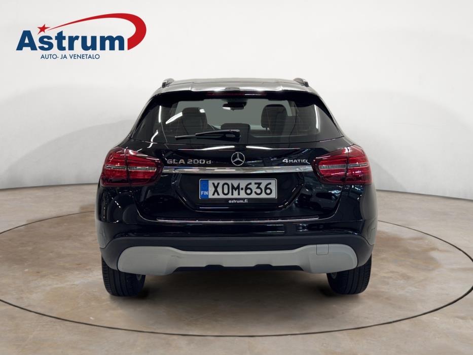 MERCEDES-BENZ GLA 2018