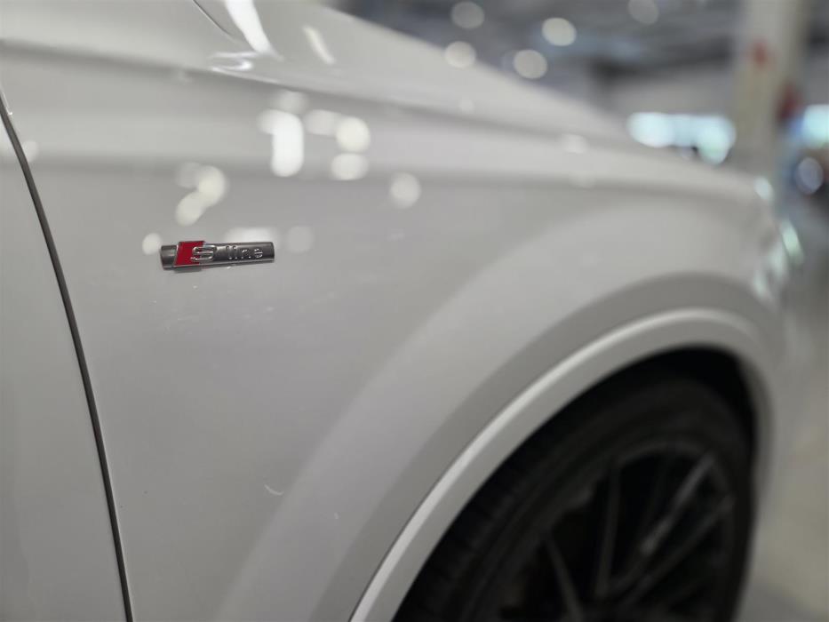AUDI Q7 2020