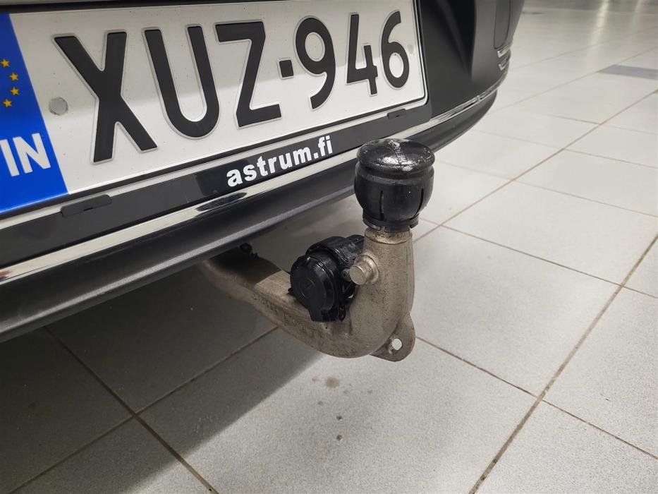 MERCEDES-BENZ EQB 2025