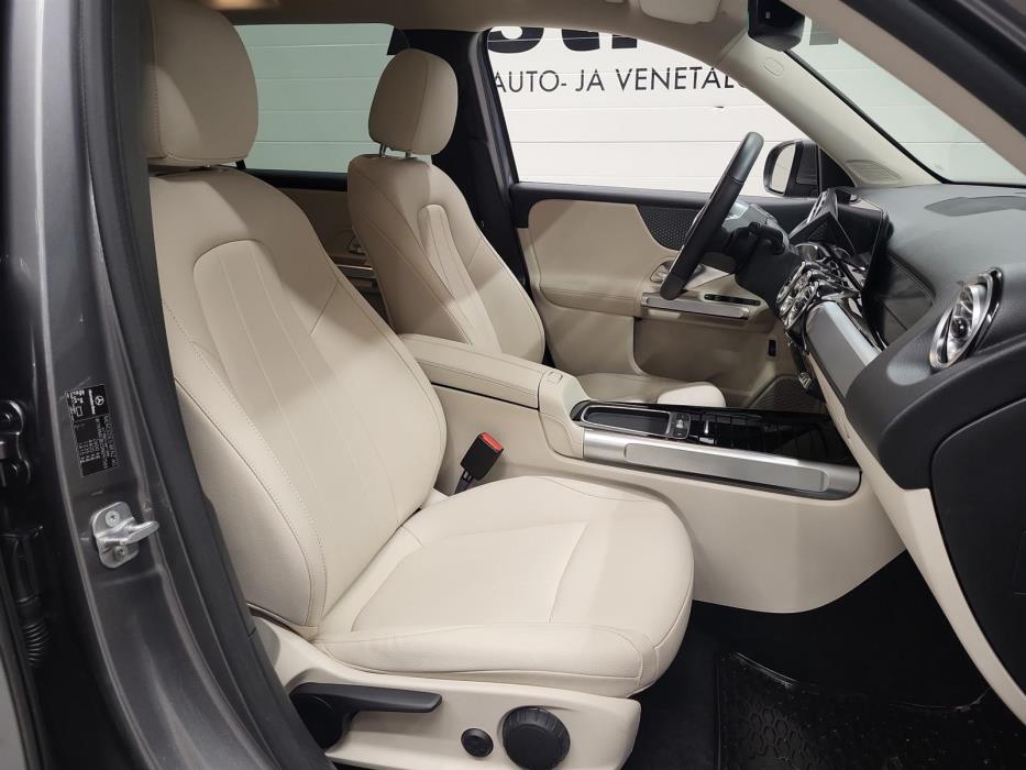 MERCEDES-BENZ EQB 2025