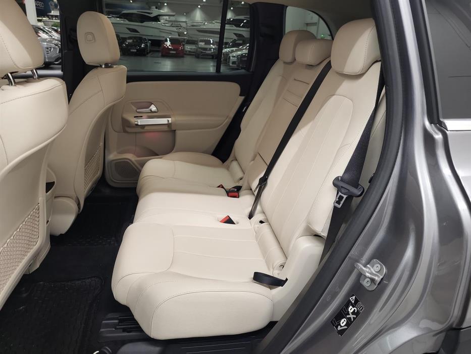 MERCEDES-BENZ EQB 2025