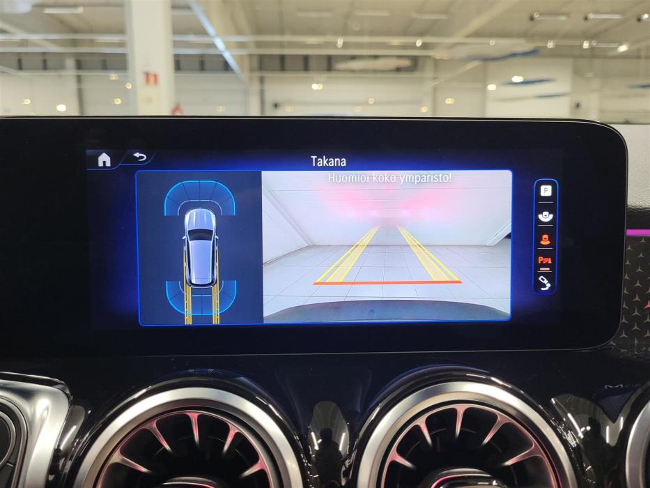 MERCEDES-BENZ EQB 2025