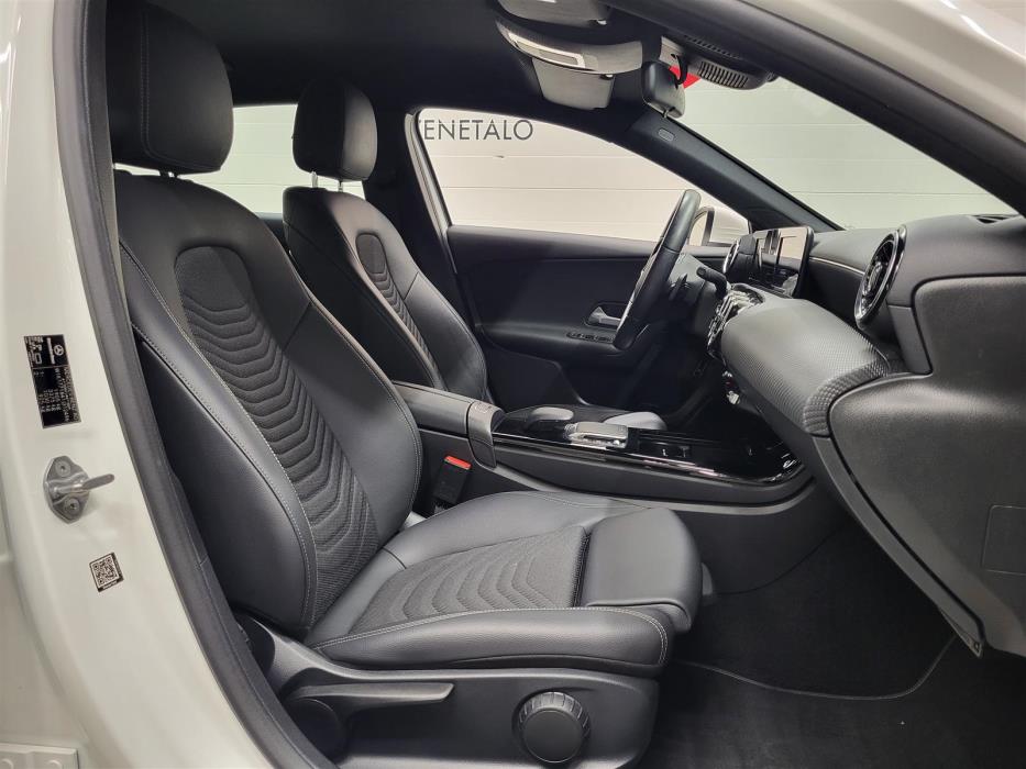 MERCEDES-BENZ A 2021