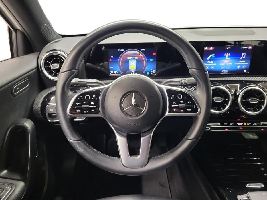 MERCEDES-BENZ A 2021