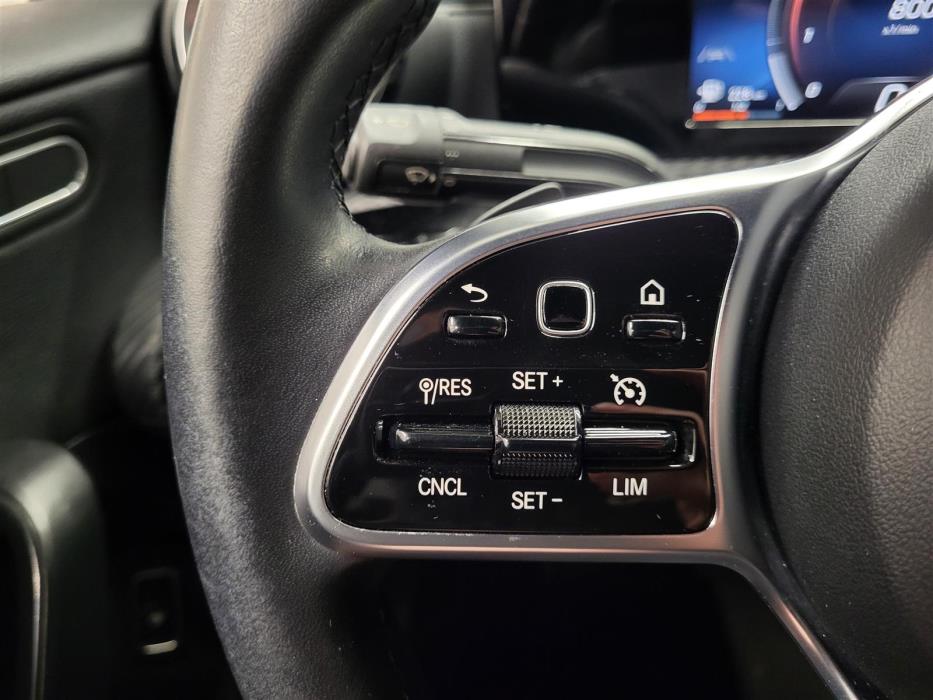 MERCEDES-BENZ A 2021