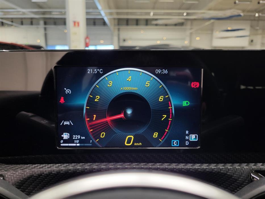 MERCEDES-BENZ A 2021