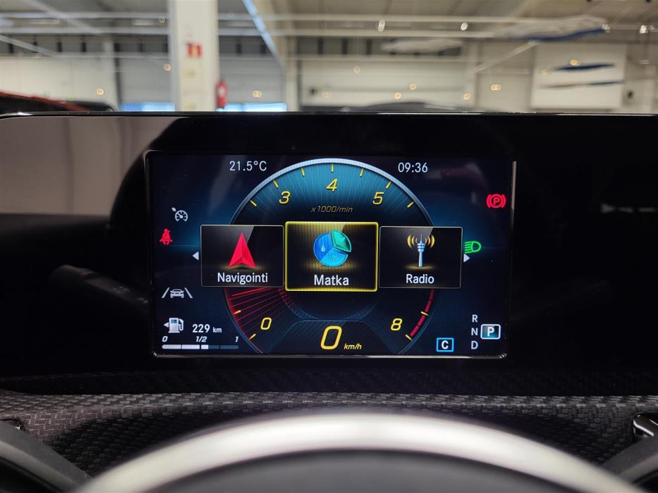 MERCEDES-BENZ A 2021