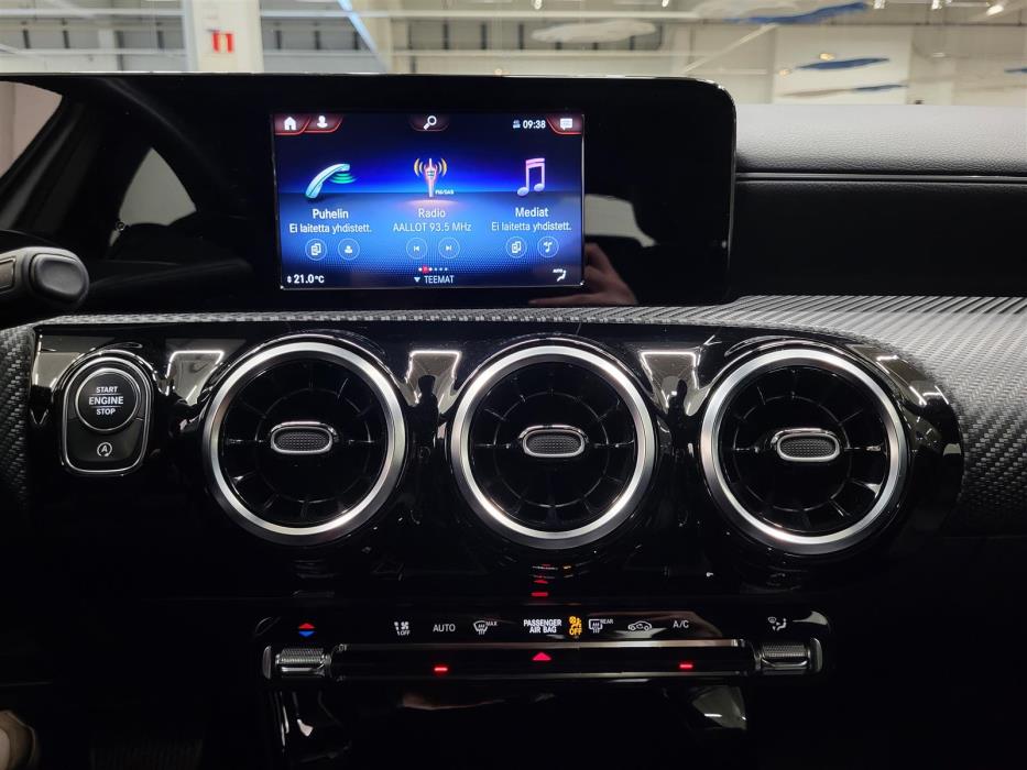 MERCEDES-BENZ A 2021