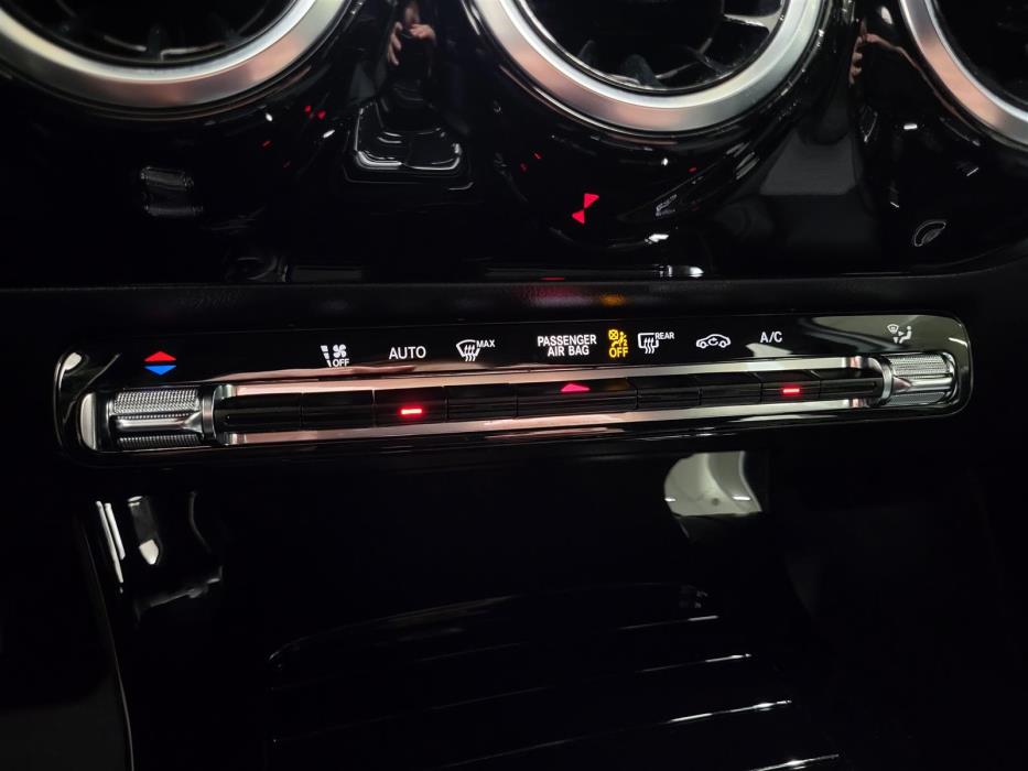 MERCEDES-BENZ A 2021