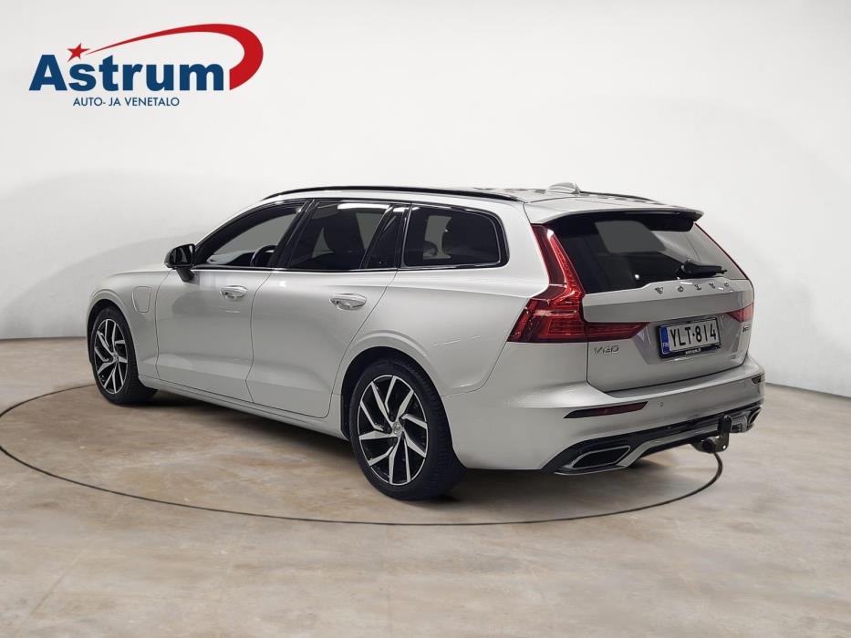 VOLVO V60 2020