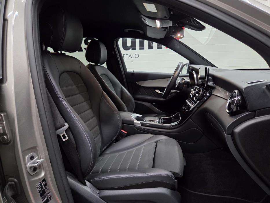 MERCEDES-BENZ GLC 2021