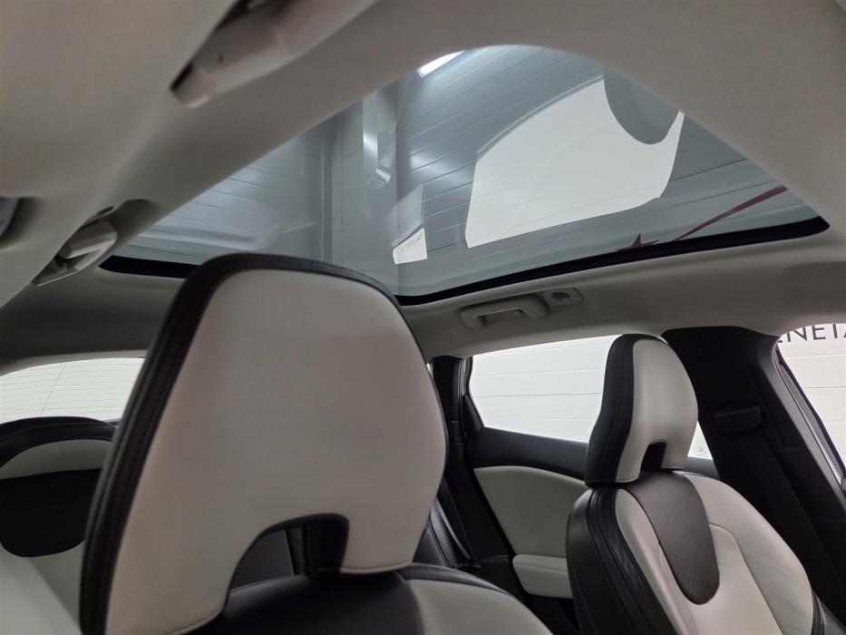 VOLVO V40 Cross Country 2017