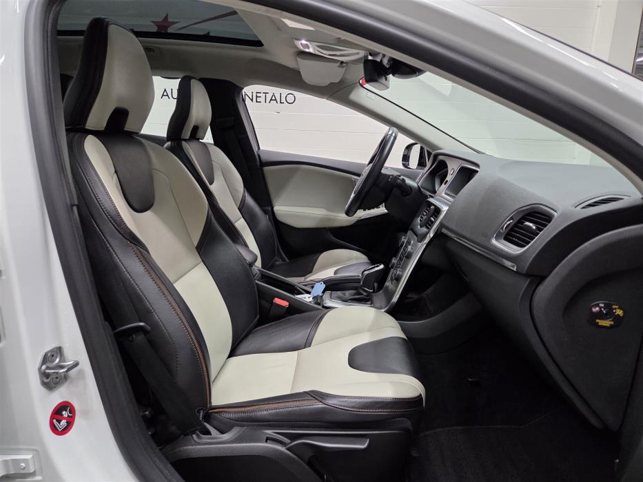 VOLVO V40 Cross Country 2017