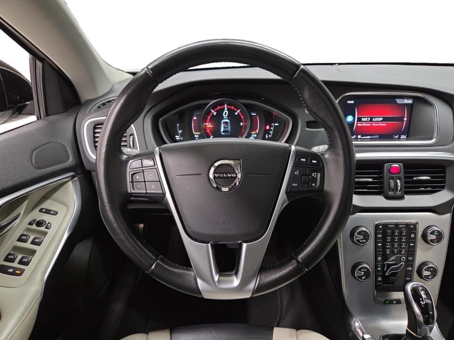 VOLVO V40 Cross Country 2017