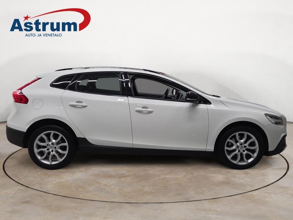VOLVO V40 Cross Country 2017