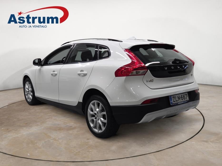 VOLVO V40 Cross Country 2017