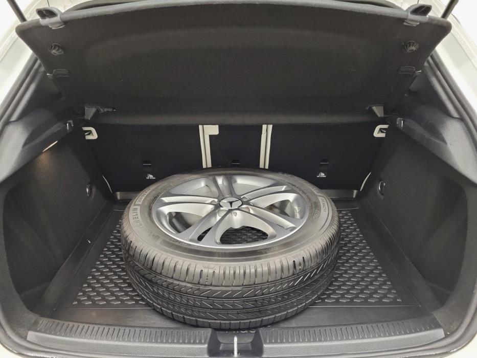 MERCEDES-BENZ A 2019