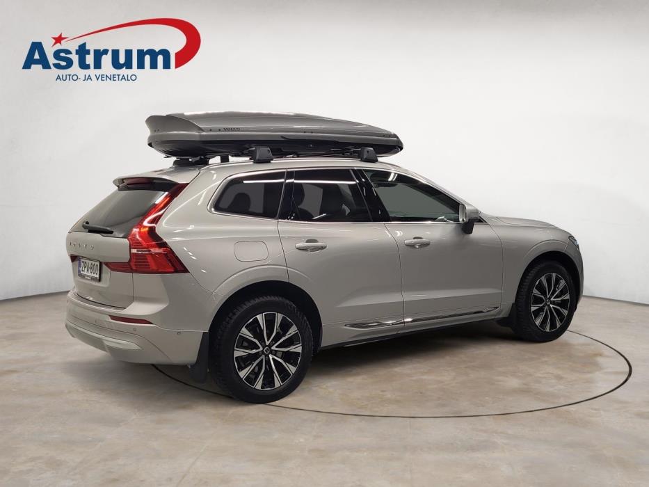 VOLVO XC60 2025
