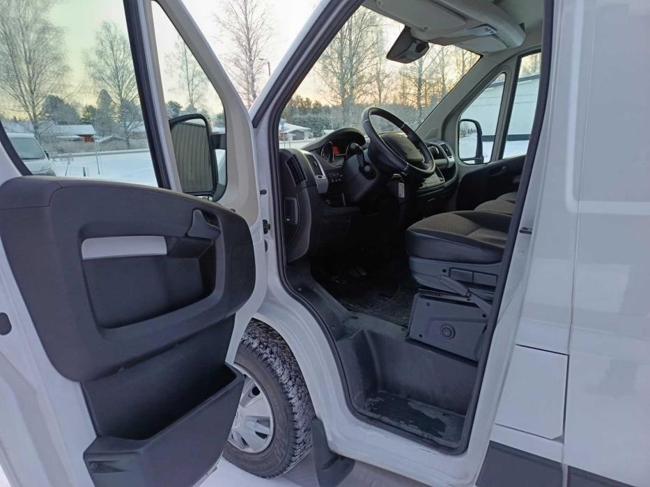 PEUGEOT Boxer 2023