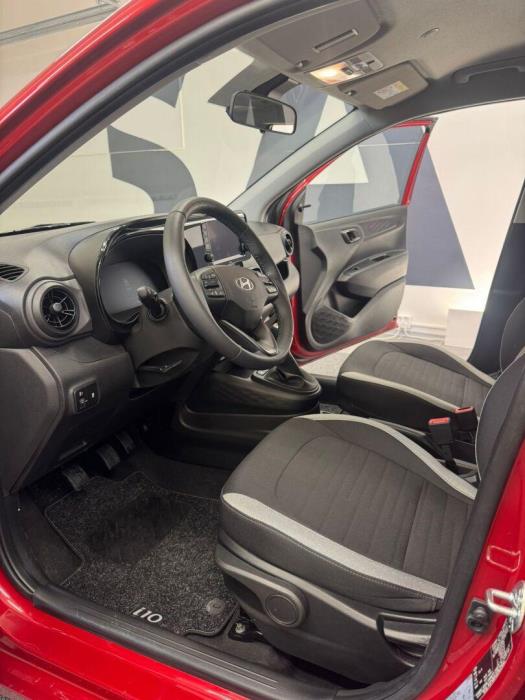 HYUNDAI i10 2024