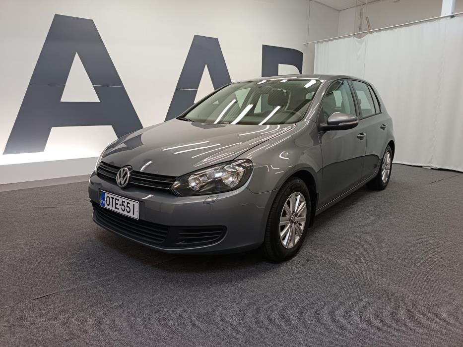 VOLKSWAGEN Golf 2012