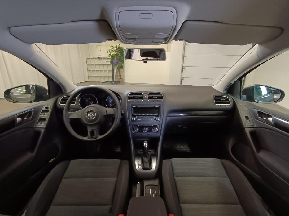 VOLKSWAGEN Golf 2012