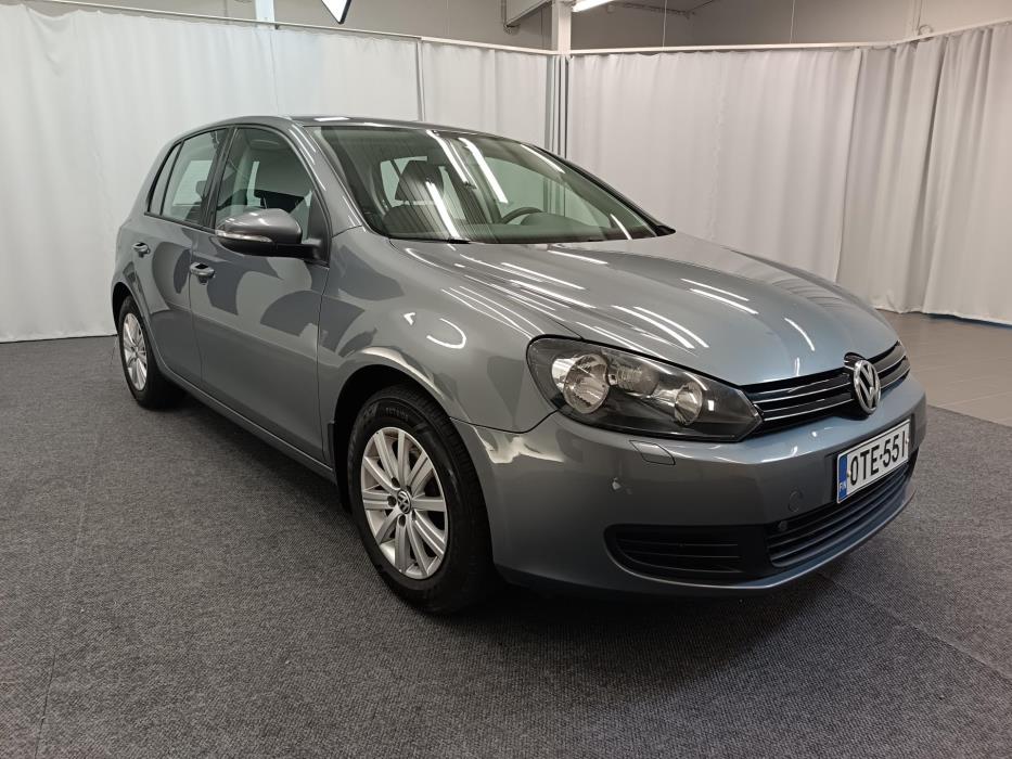 VOLKSWAGEN Golf 2012