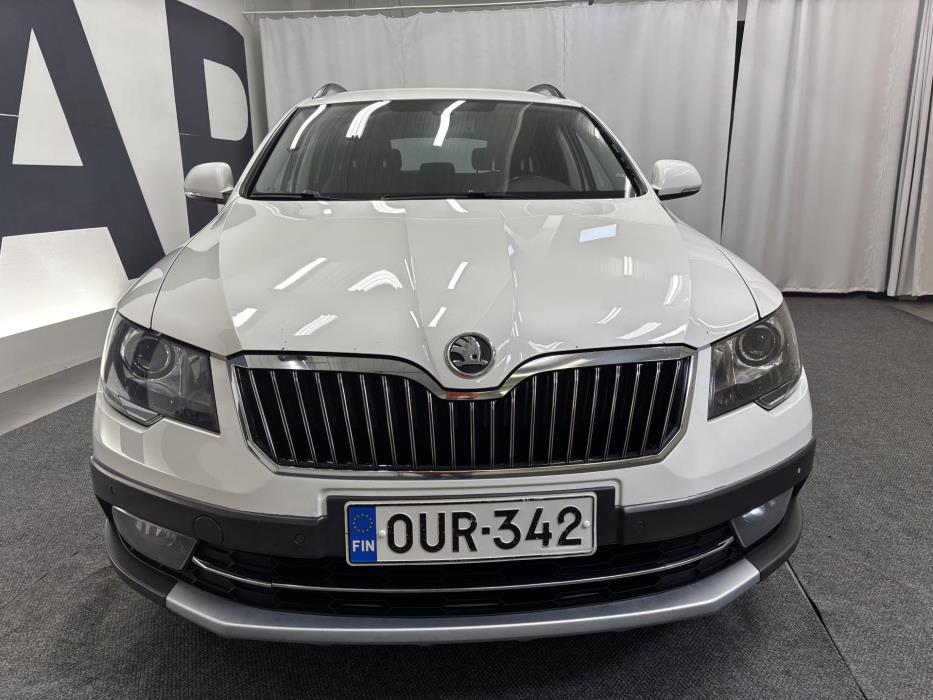 SKODA Superb 2014