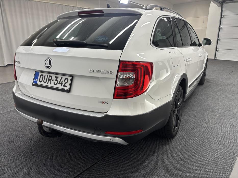 SKODA Superb 2014